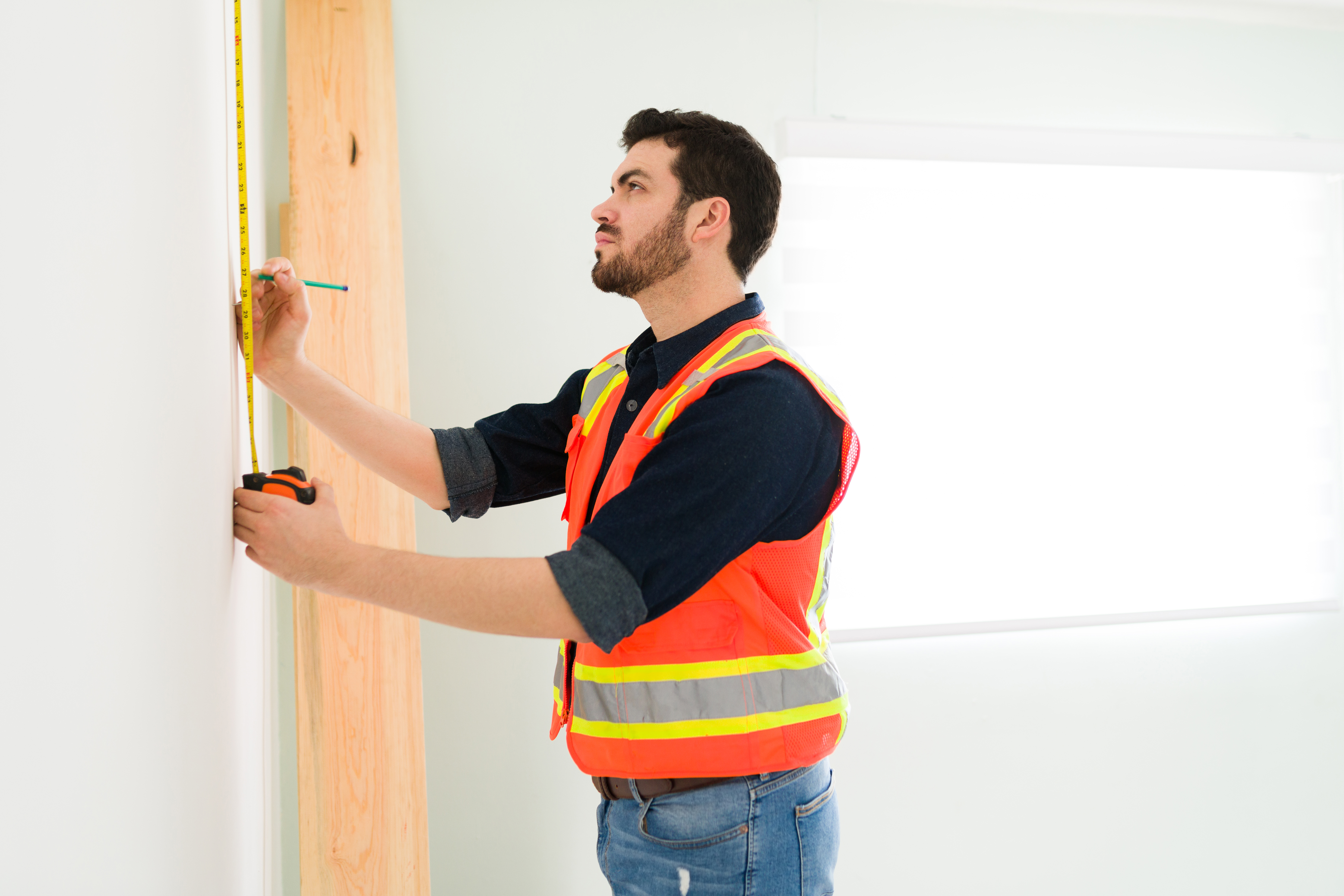 Qual a altura ideal para instalar sua TV: sala, quarto e área gourmet