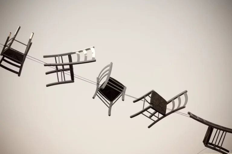 Troca de rodízios de cadeiras: manutenção essencial para conforto e durabilidade
